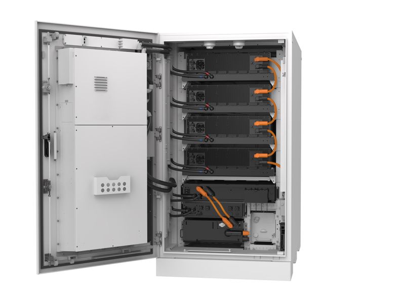 2d96363a-215kwh-open-door-hd.jpeg