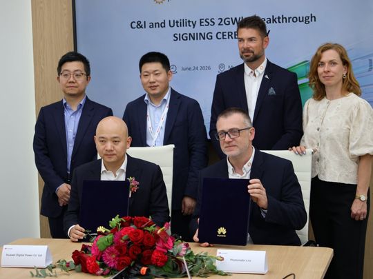 Нов етап в партньорството между Photomate и Huawei
