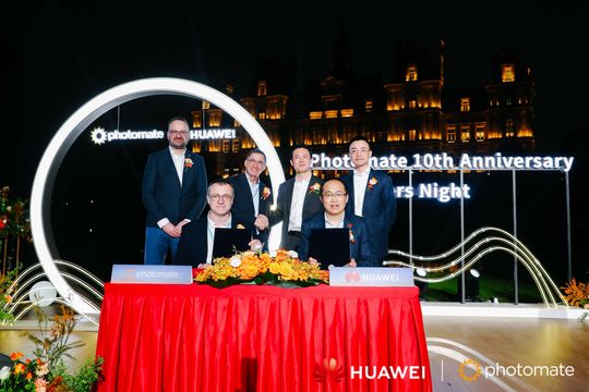 10 років співпраці Huawei Digital Power та Photomate